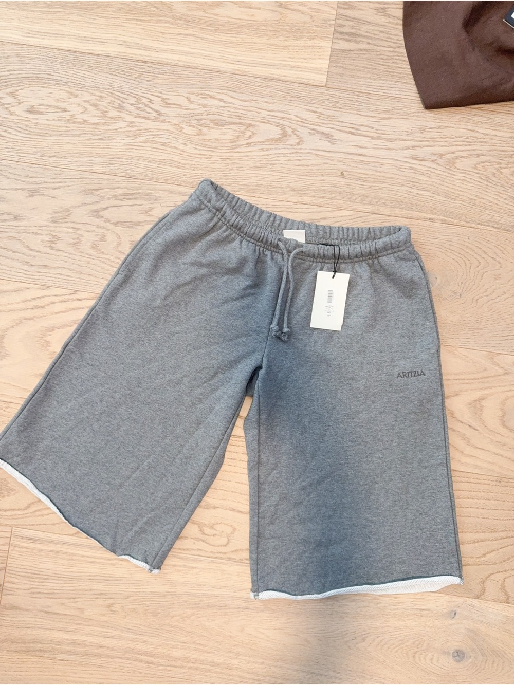 NWT 133650 Aritzia mega flutter long heather dark grey XS